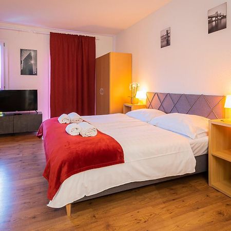 Los Lorentes Residences Bulle Εξωτερικό φωτογραφία